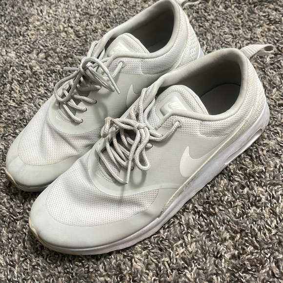 NIKE shoes - Picture 1 of 3